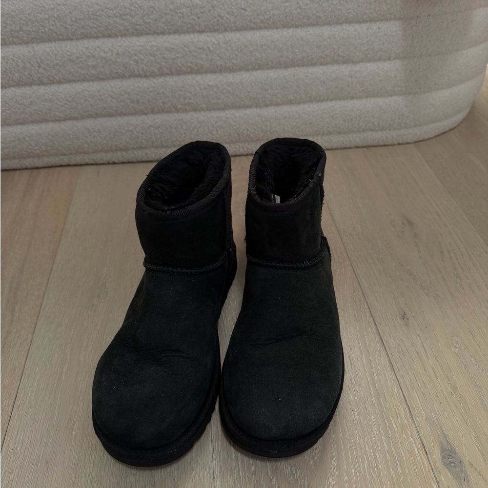 Ugg classic mini black